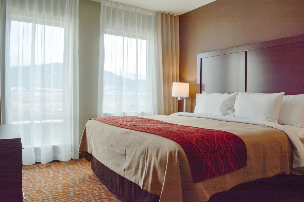 Comfort Inn & Suites Merritt Eksteriør billede